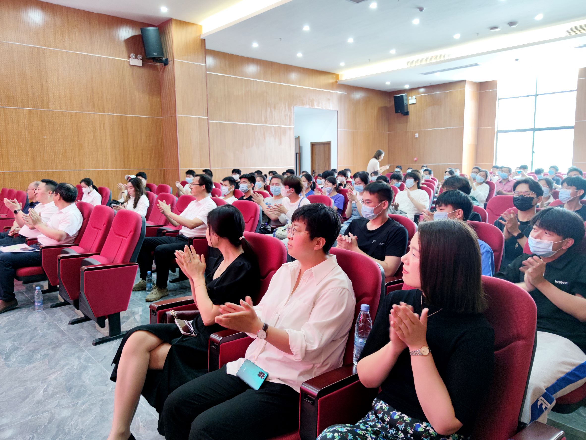 安理大人工智能学院授牌仪式在亚星会员登录举行